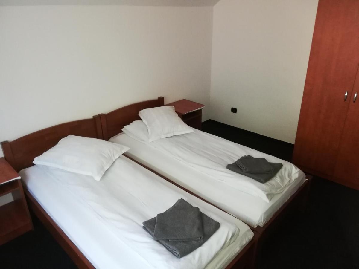 Cabana Cascada Cailor Hotel Borsa  Phòng bức ảnh