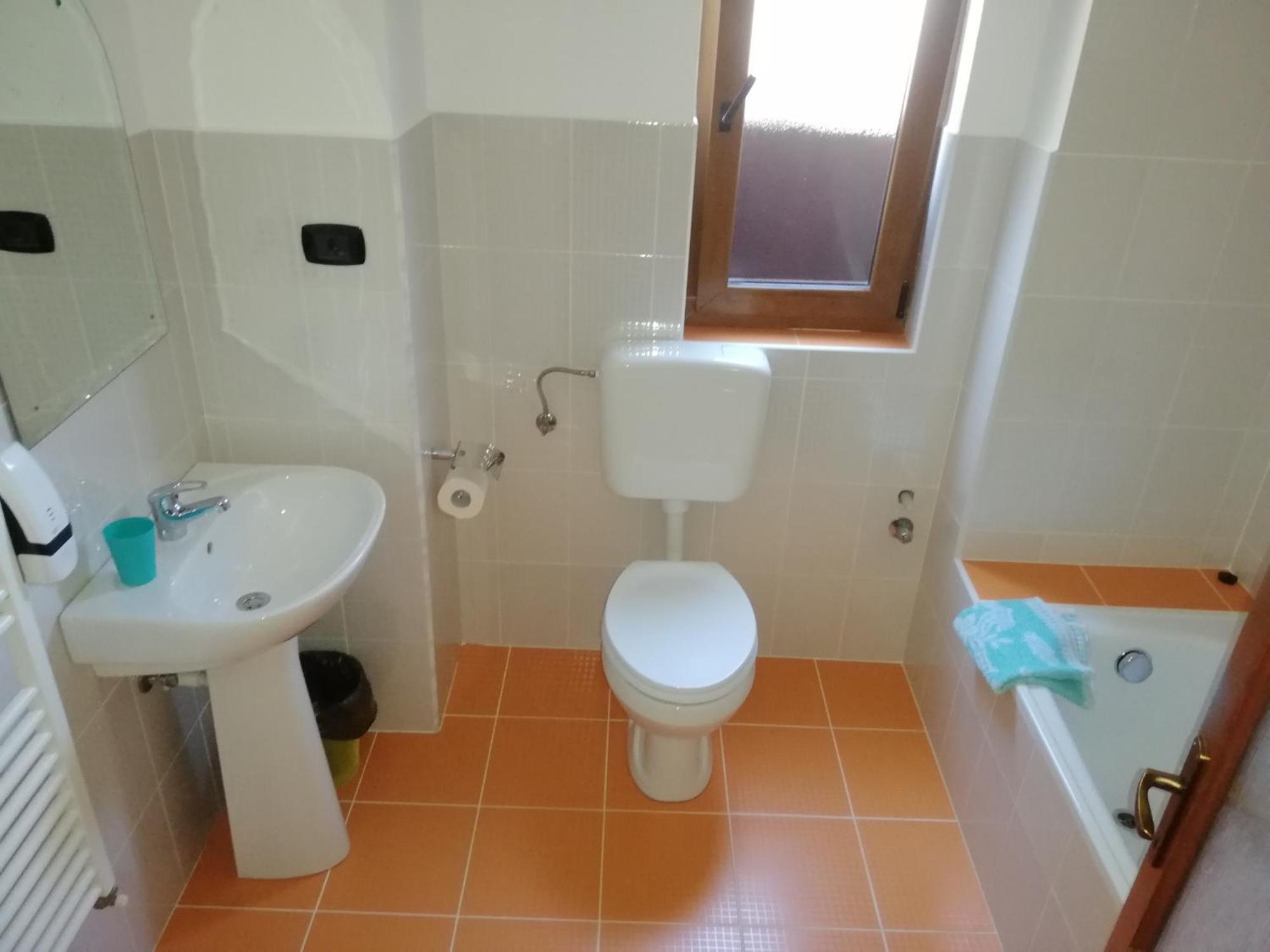 Cabana Cascada Cailor Hotel Borsa  Phòng bức ảnh